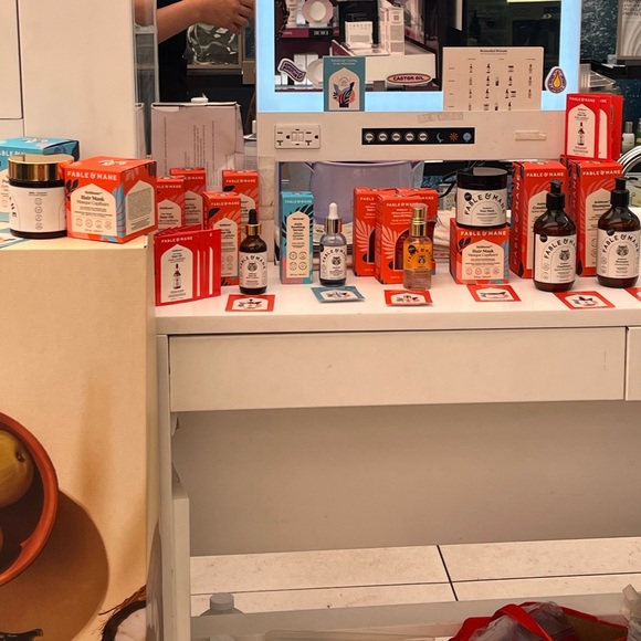 Fable and mane hair care line. - Picture 5 of 15